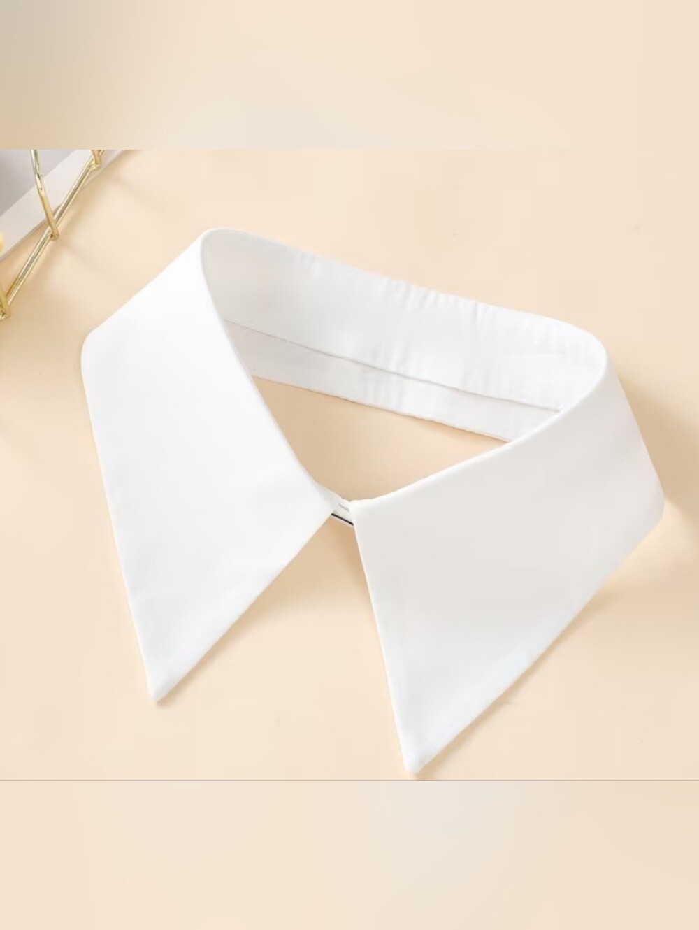 Detachable White Pointed Collar